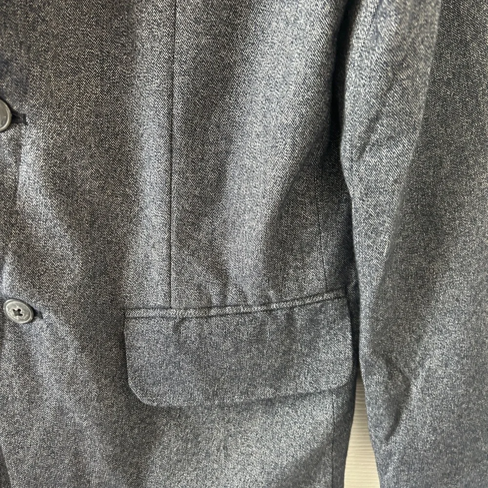 Girls Gray Blazer with Black Velvet Elbow Patches and Collar, size 16,‎ Girls XL